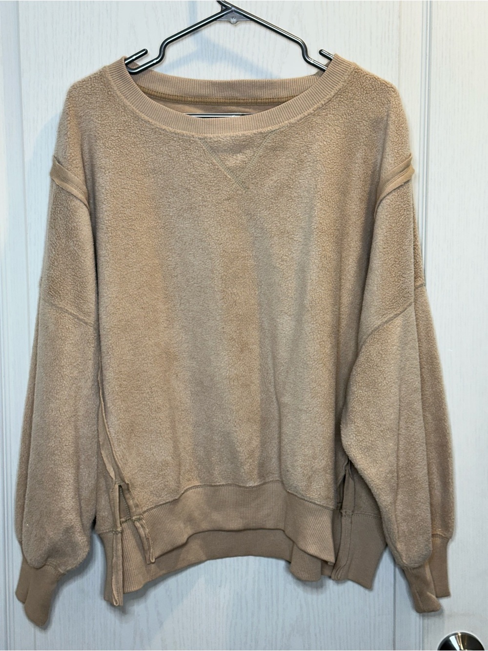 American Eagle Outfitters Plush Exposed Seam Scoop-Neck Sweater in Taupe/Tan XS